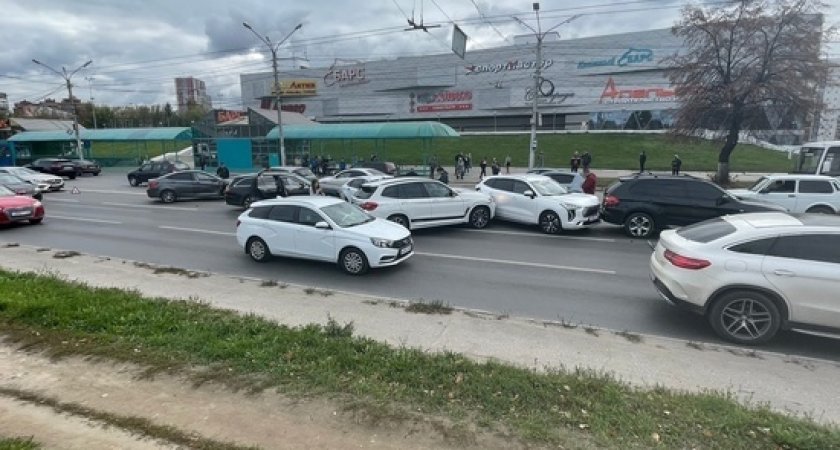 13 октября в ДТП с участием 7 машин на Московском шоссе в Рязани пострадали три человека