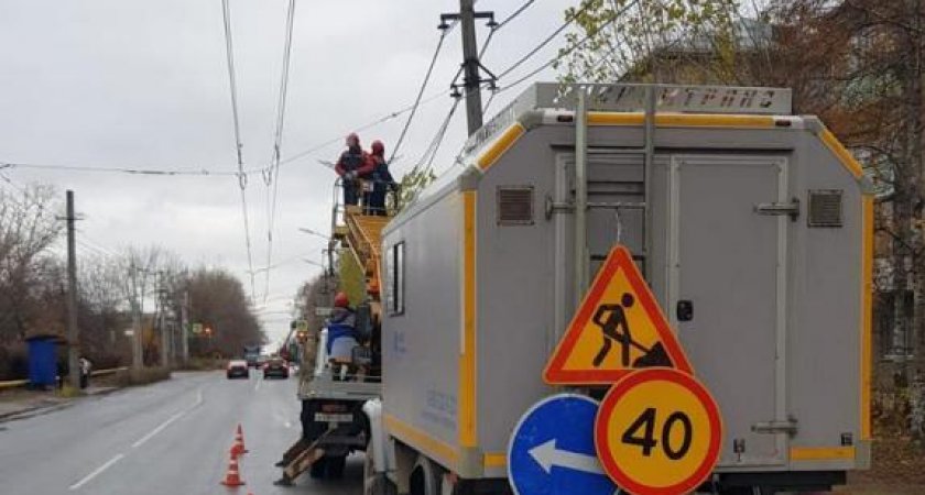 В Рязани продолжается ремонтировать сети уличного освещения