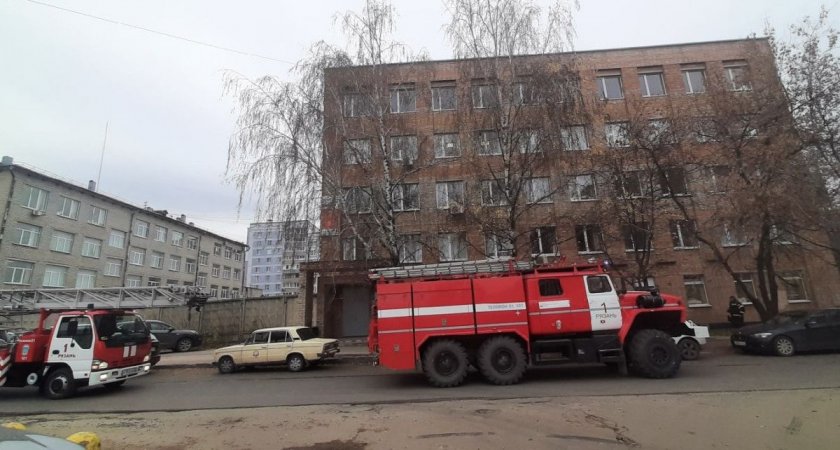 В Рязани на улице Электрозаводской в офисном здании произошло короткое замыкание