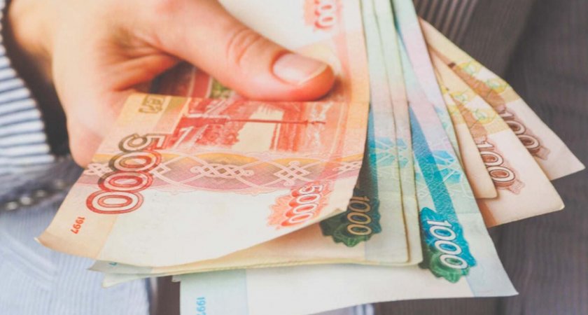 Россиянам решили срочно выплатить 10 000 рублей от ПФР. Названа дата перевода на карту