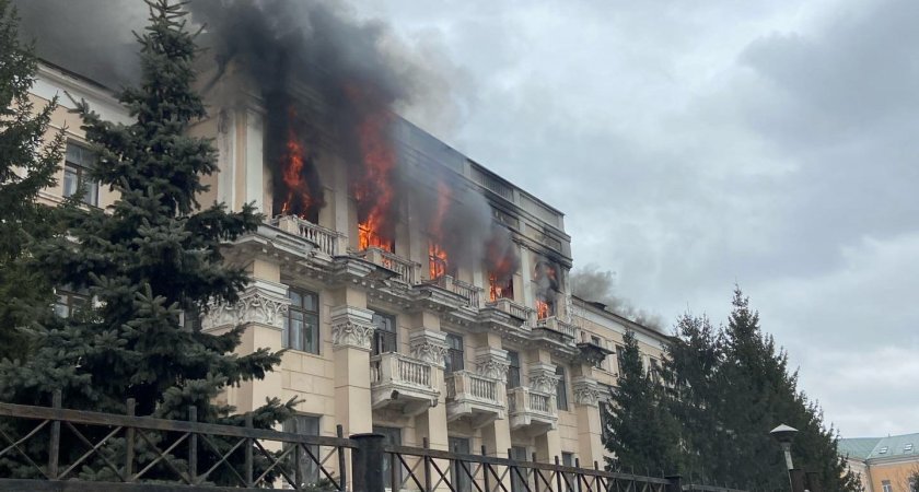 Пожар в здании бывшего училища связи в Рязани произошел из-за поджога