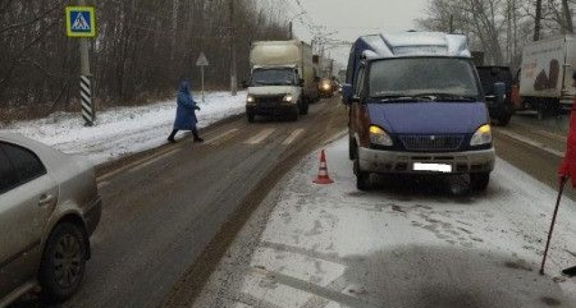 В Дягилеве на пешеходном переходе грузовик наехал на 36-летнюю женщину