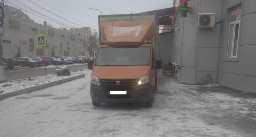 На улице Новаторов в Рязани водитель грузовика наехал на 66-летнюю пенсионерку