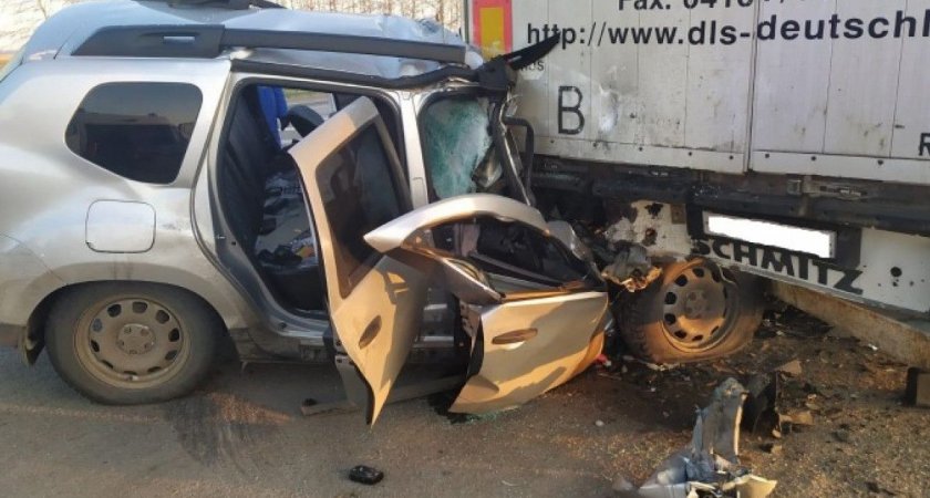 В Александро-Невском районе произошла смертельная авария с Renault и фурой