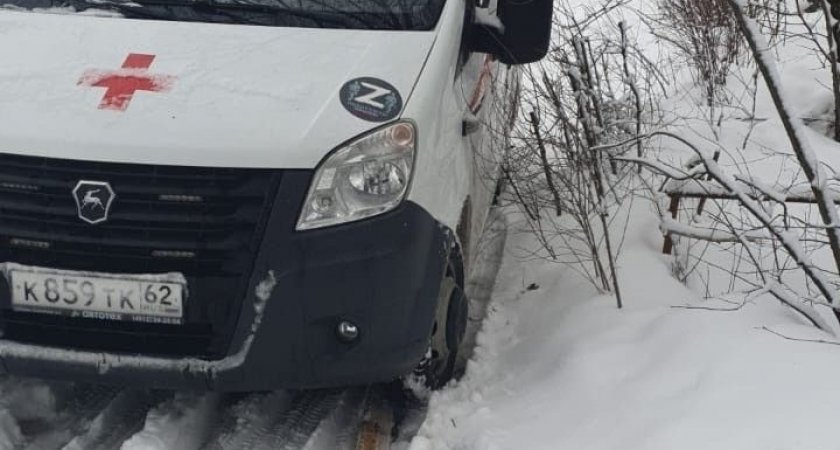 В Рязани массово застряли автомобили скорой помощи из-за нечищеных дорог