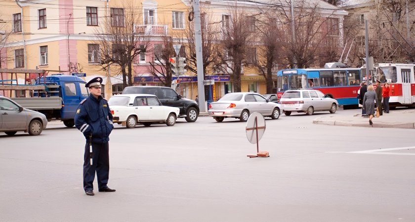 Движение в Сасовском районе перекрыто из-за ДТП с грузовиком 