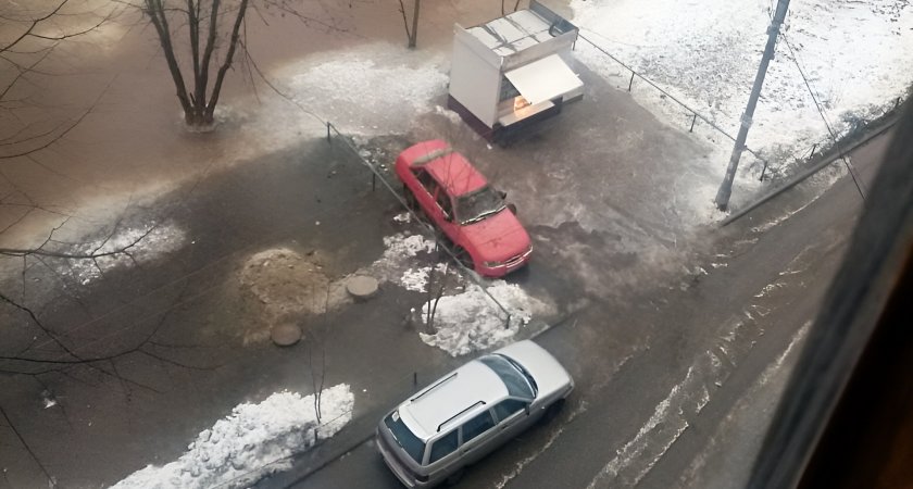 13 января в Канищеве на улице Станкозаводской прорвало канализацию