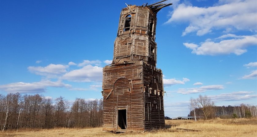 Рязанские активисты занялись восстановлением деревянной колокольни в селе Бельское
