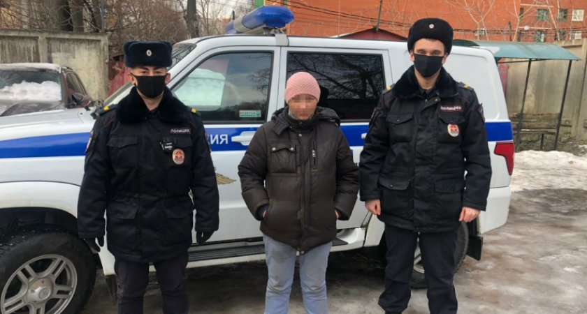 В Рязанской области полицейский патруль выявил преступницу из федерального розыска