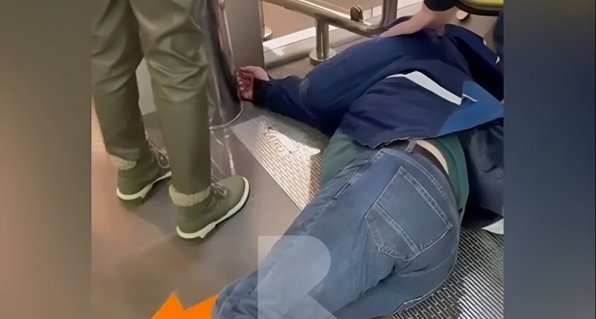 24 января мужчина сорвался с эскалатора в «Барсе на Московском»