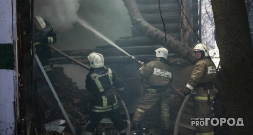 В Рязанской области загорелась терраса: хозяину потребовалась госпитализация