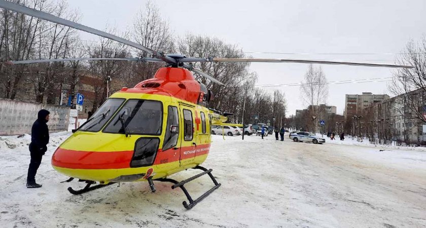 Вертолёт санавиации приземлился в Рязани с тяжелобольной пациенткой на борту