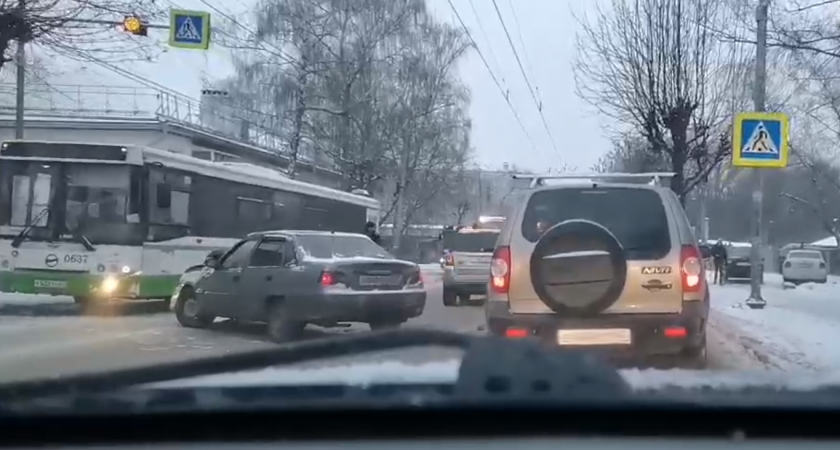 Утром 9 февраля в Рязани на улице Новой произошло ДТП