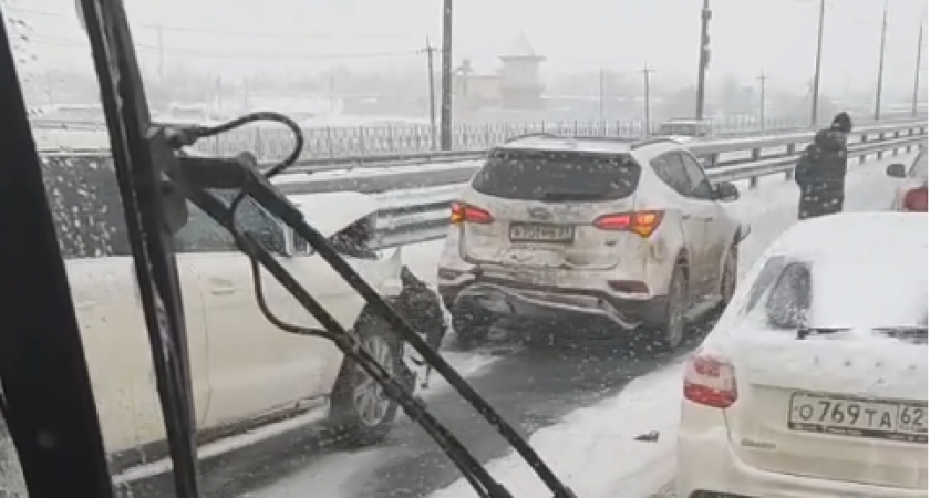 В массовых ДТП на Солотчинском шоссе пострадали пять человек