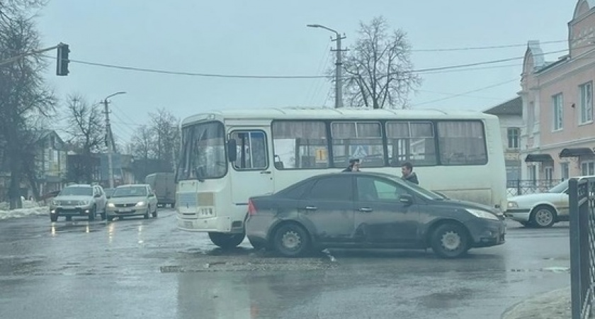 В Касимове 21 марта произошла авария с участием автобуса