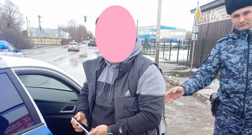 В Рязани на улице Циолковского 24-летний мужчина с пистолетом напал на аптеку