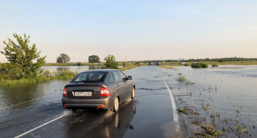 В Дягилеве огородили участок, где за последнее время затонули два автомобиля 