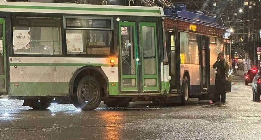 В Рязани 27 марта на Семинарской произошло ДТП с автобусом и троллейбусом