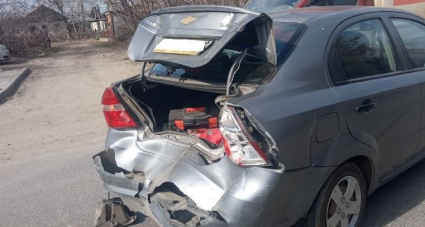 В Рязани в ДТП с Chevrolet и Renault на улице Тимуровцев пострадал 71-летний водитель 