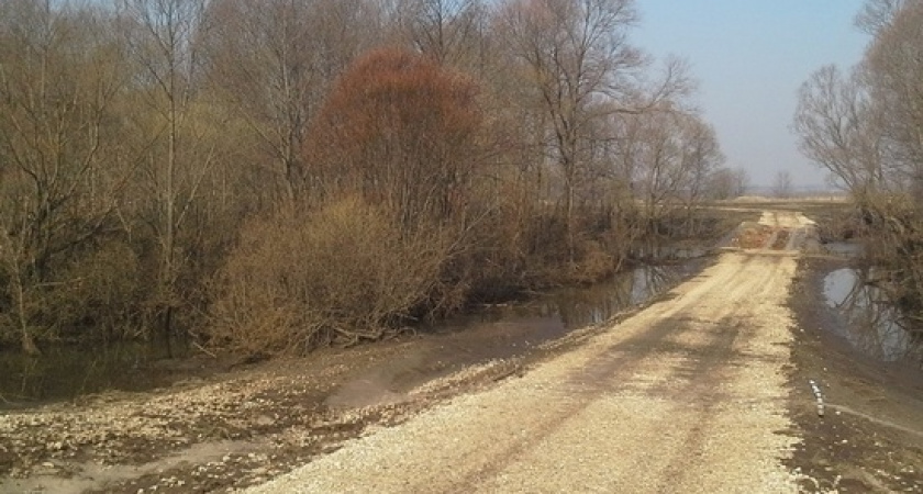 В Рязанском районе вода ушла с 5 приусадебных участков и объездного участка дороги