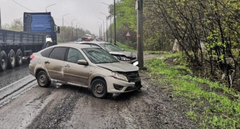 В Рязани в ДТП с Lada и Ford пострадал 43-летний мужчина