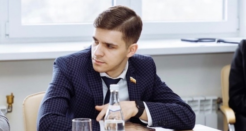 Председатель Рязоблдумы Аркадий Фомин поддержал решение депутата Усачёва поехать на СВО