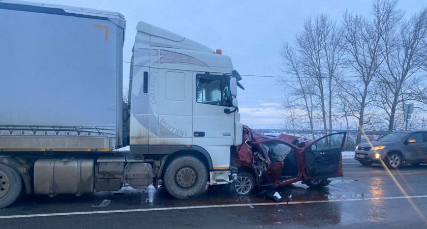 Устроивший смертельное ДТП в Рязанской области водитель продолжает заниматься перевозками