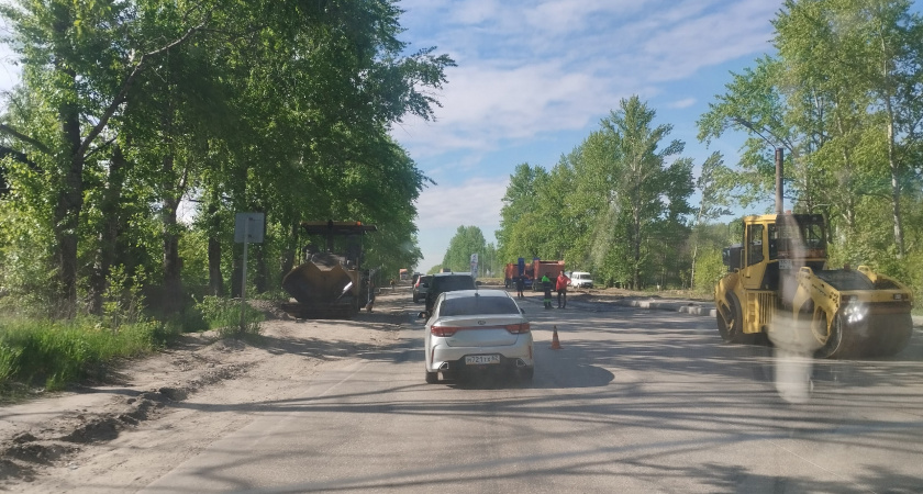 Утром 15 мая из-за дорожных работ на улице Черновицкой в Рязани возникла пробка