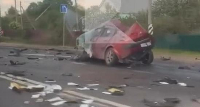 В ДТП с двумя грузовиками на трассе под Рязанью скончался 43-летний водитель Renault
