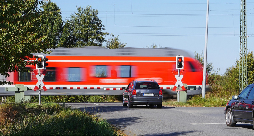 В Рязанской области 23 и 24 мая ограничат движение автомобилей через ж/д переезды