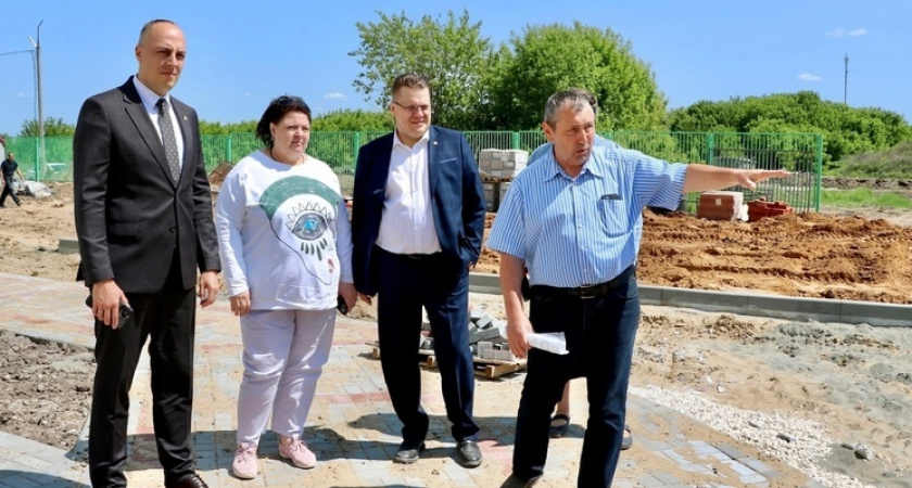 Вице-губернатор Артём Бранов проверил ход строительства объектов в Рязани