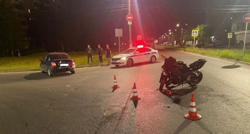 На улице Станкозаводской в Рязани в ДТП с Lada Kalina пострадал мотоциклист 