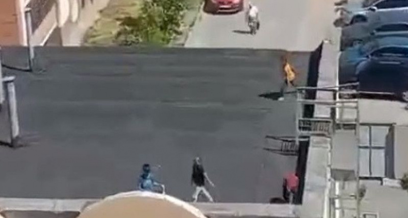 В Рязани засняли четверых школьников, играющих на крыше
