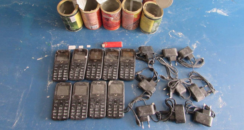 Рязанским заключенным хотели передать девять телефонов в запечатанных консервных банках