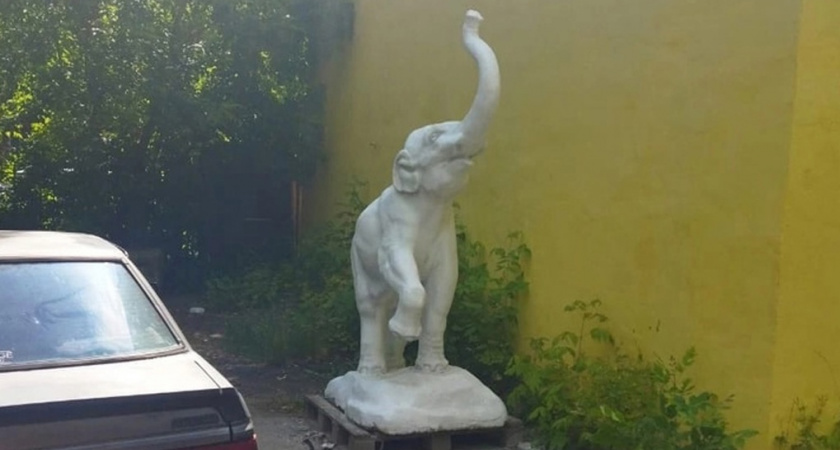 Жители Рязани обнаружили вывезенную из Шлакового скульптуру слоника