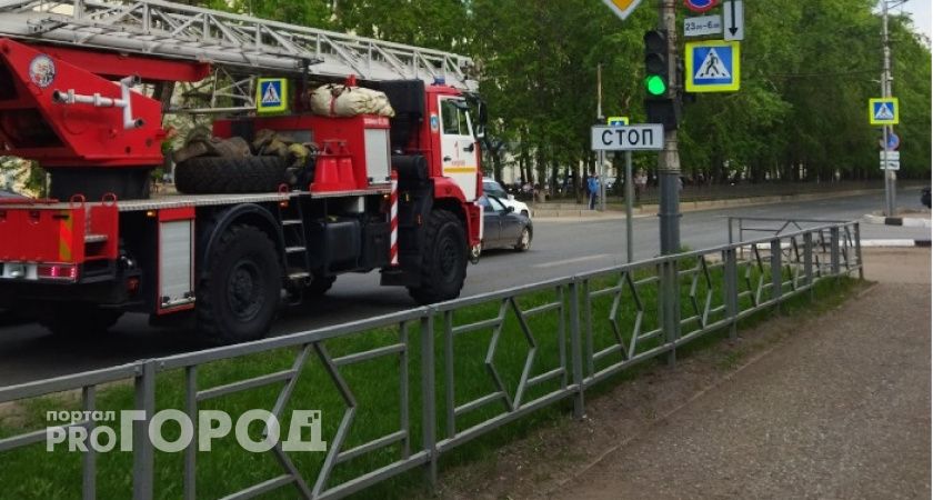 В Рязанской области произошел пожар в двухэтажном доме