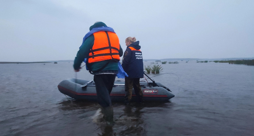 В Клепиковском районе волонтеры отряда РязГМУ спасли потерявшегося на озере Великое рыбака
