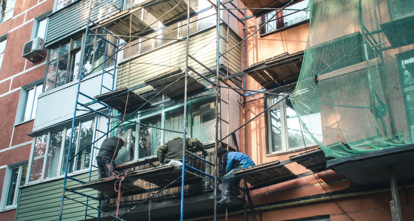 Рязанское министерство ЖКХ через суд требует от Фонда капремонта 9,8 млн рублей