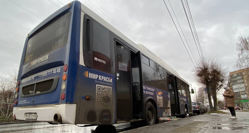 Житель Рязани пожаловался на водителя автобуса, зажимающего людей дверьми