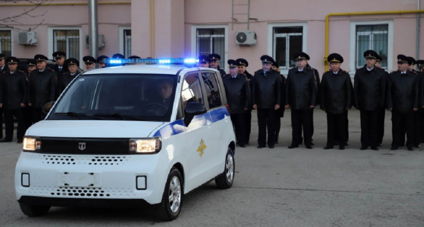 Павел Малков вручил рязанской полиции ключи от электромобиля