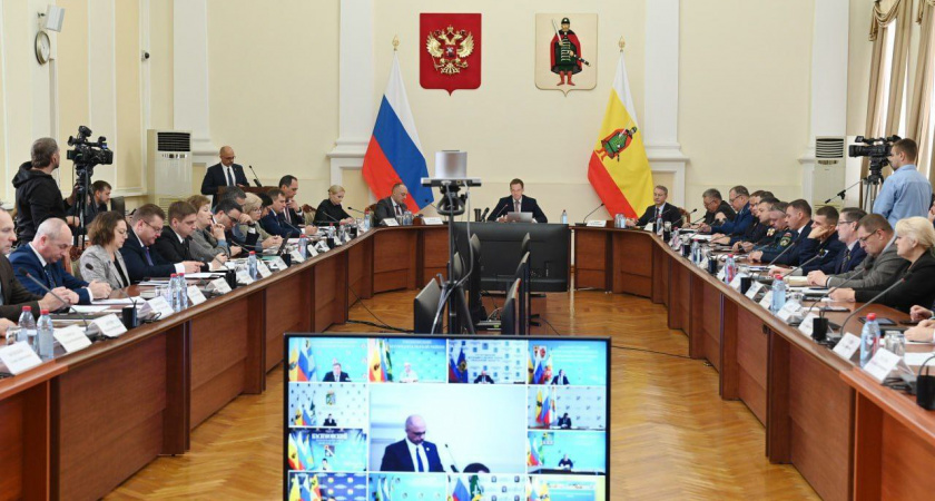 Малков провел внеочередное заседание оперативного штаба и антитеррористической комиссии