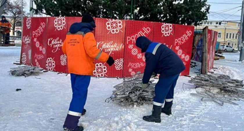 Новогодние елки в Рязани помогают украшать осуждённые