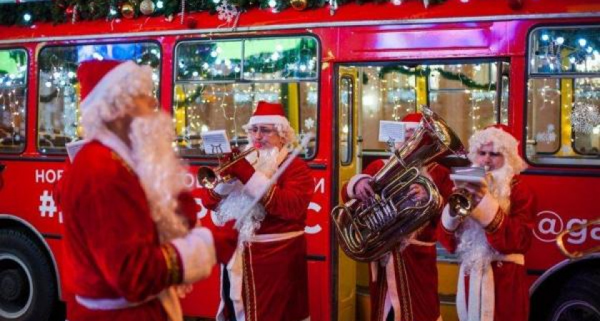 24 декабря в Рязани начнет курсировать автобус с новогодним оркестром 