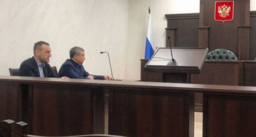 Суд продлил домашний арест Арцыбашеву и Фурфураку по делу о закупке уборочной техники в Рязани 