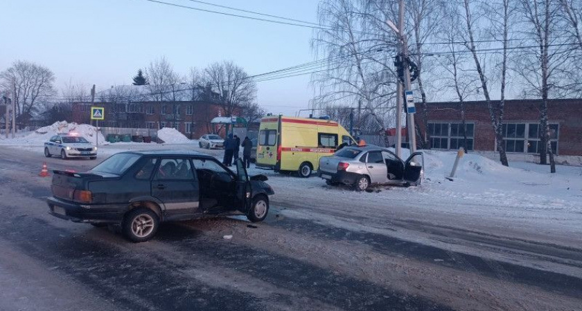 В Ряжском районе в ДТП с Lada и ВАЗ пострадали три человека