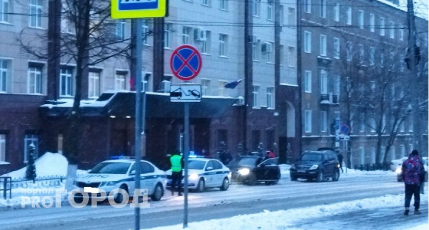 В Рязани 18 февраля две легковушки столкнулись на перекрестке