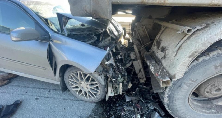Под Рязанью в ДТП с фурой пострадала 26-летняя пассажирка Renault