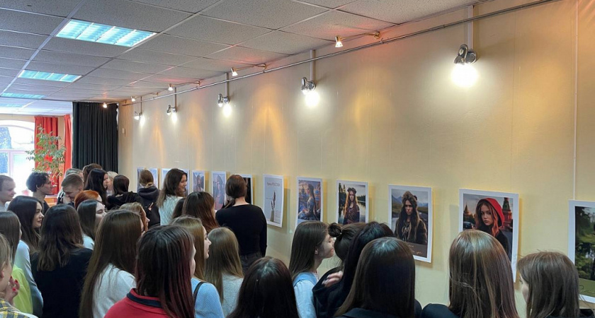 В РГУ имени Есенина заработала выставка «Краса России»