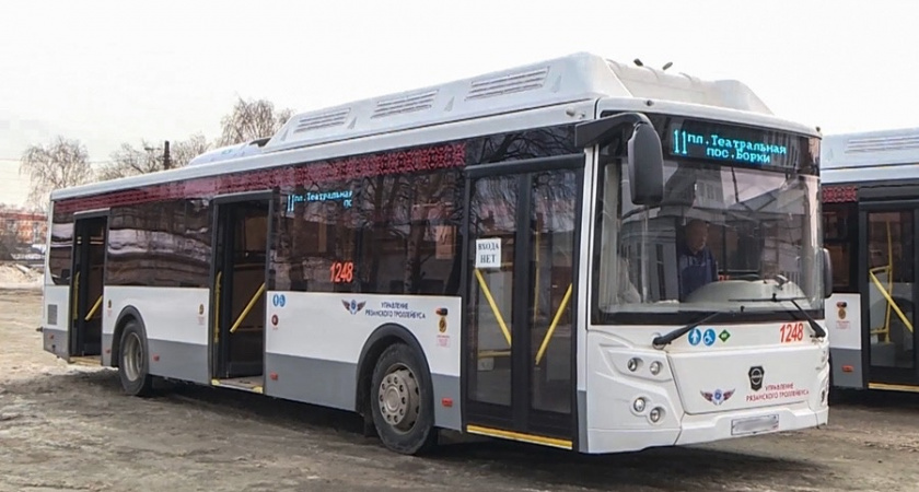 В рязанских Борках затопило временную конечную автобуса №11