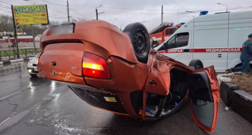 В Рязани в ДТП с Renault пострадал 27-летний водитель Lada